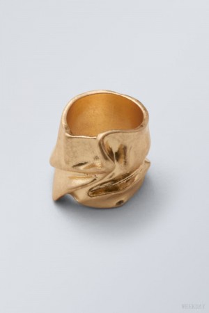 Weekday Ivy Crinkled Ring Arany | HYQW0140