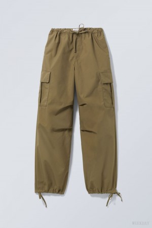 Weekday Parachute Loose Cargo Trousers Khaki | ZNTT8736