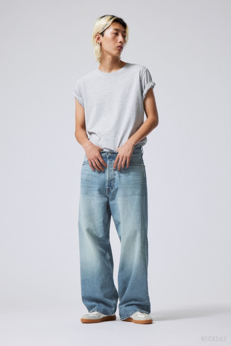 Weekday Astro Loose Baggy Jeans Kék | KZKR7269