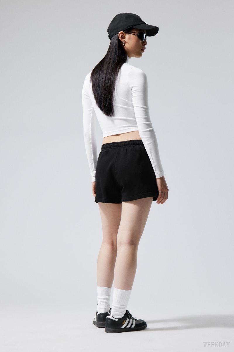 Weekday Essence Standard Sweatshorts Fekete | CAHS4698