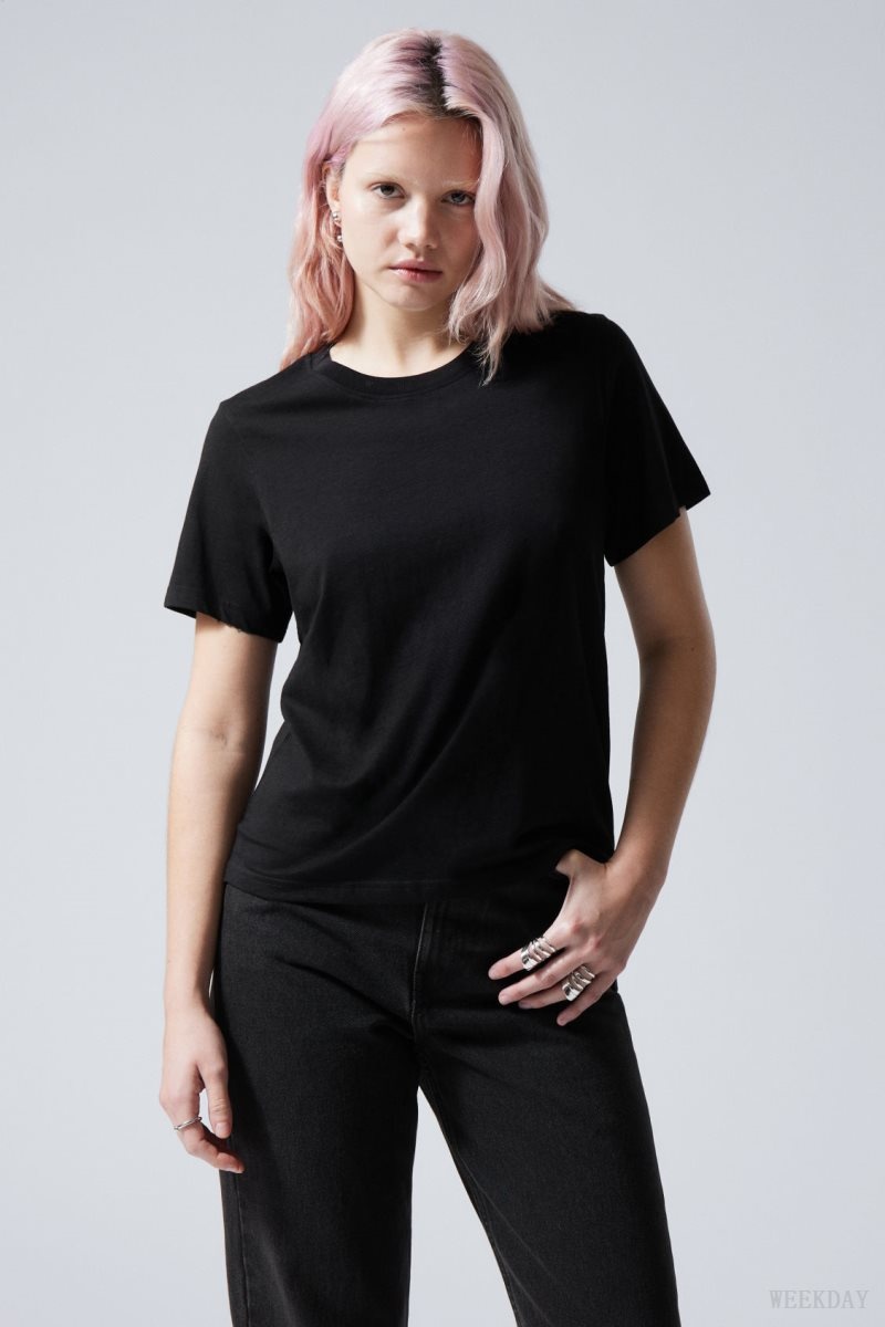 Weekday Essence Standard T-shirt Fekete | KHOB8160