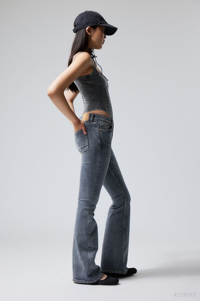 Weekday Flame Low Flared Jeans Kék | XRPD1548