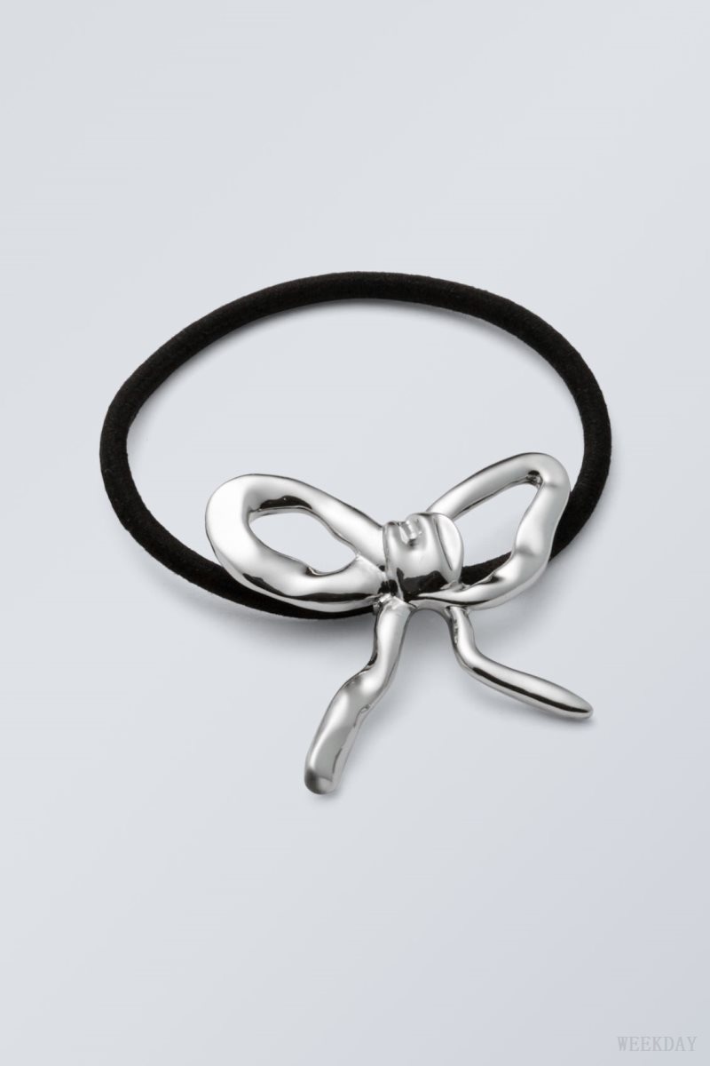 Weekday Metal Bow Hair Elastic Titán | VPFP1682