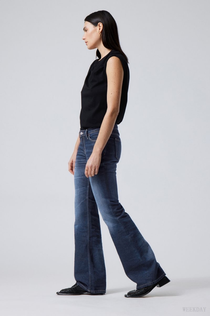 Weekday Nova Low Bootcut Wrinkle Jeans Kék | OBMV5543