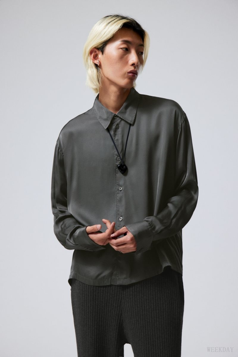 Weekday Oversized Boxy Shiny Shirt Sötétszürke | LTKN5107