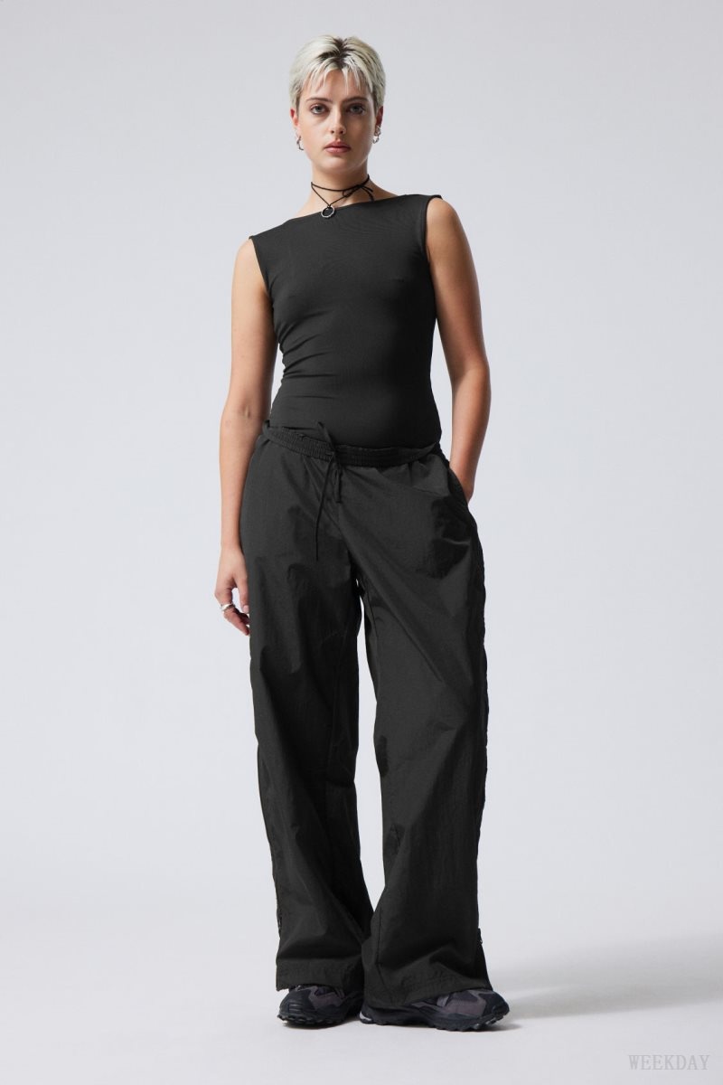 Weekday Simona Side Zip Pálya Trousers Fekete | SUQA5658