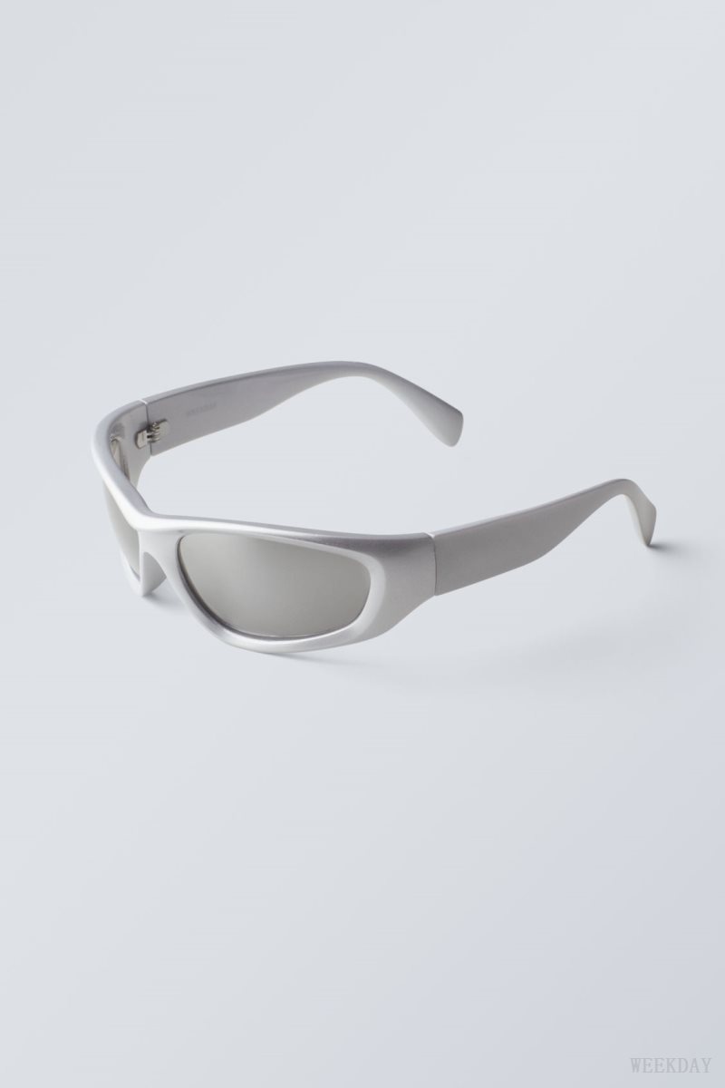 Weekday Trek Sunglasses Titán | UAZQ7840